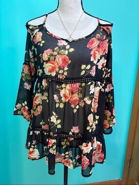 Paper Crane Black Floral Cold-Shoulder tunic